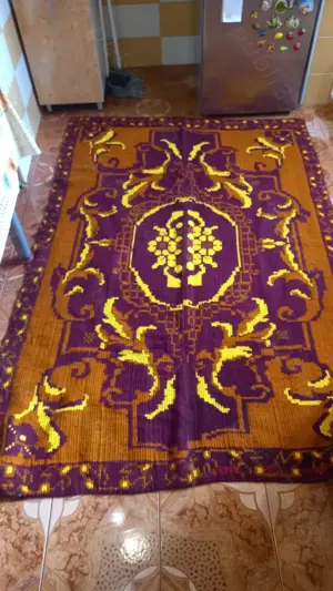 Vand covor vechi  tol  cuvertura pat din lana tesut manual,nefolosit,stare perfecta,model frumos