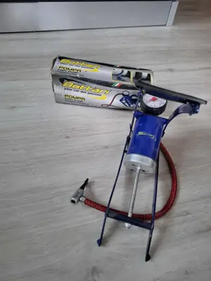 Pompă umflat roți bicicletă trotinetă moto mașină nouă in cutie - imagine 2