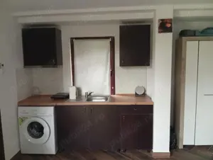 Garsoniera cu gradinita 18 mp , Palas  zona Moldovei , parter vila , acces separat - imagine 3