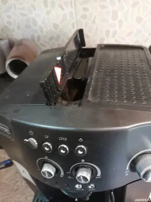 Expresor cafea Delonghi Magnifica  - imagine 3