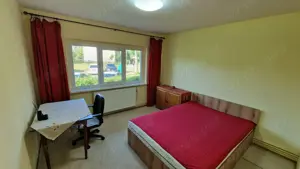 Inchiriez apartament cu 3 camere in Zona Lunei