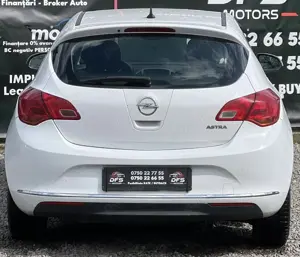 Vand Opel Astra J Facelit 1.7 CDTI 2013 stare foarte buna urgent - imagine 6