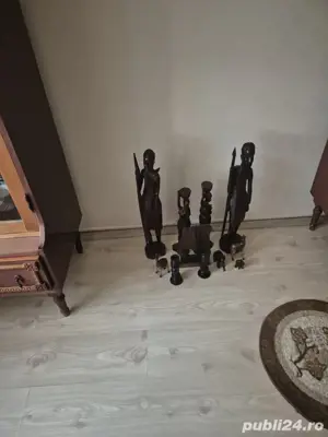 Vând statuete africane din lemn de abanos