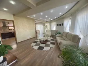 Casa moderna cu 4 camere terasa si garaj si 585 mp teren in Sura Mare