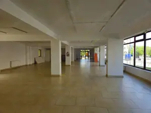 Spatiu stradal de inchiriat - 400 mp - Curtea de Arges