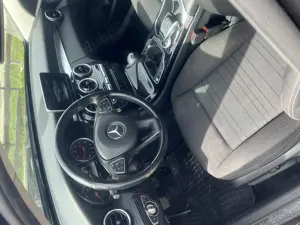 Vând Mercedes c180 an 2016 - imagine 2
