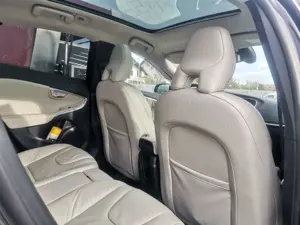 VOLVO V40 1.6 D2 Summum 94G Panoramic - imagine 8