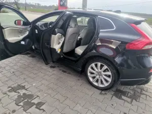 VOLVO V40 1.6 D2 Summum 94G Panoramic - imagine 6