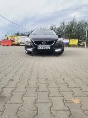 VOLVO V40 1.6 D2 Summum 94G Panoramic - imagine 5