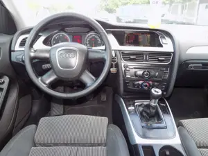 Se vinde Audi A4 B8  2.0 TDI - imagine 9