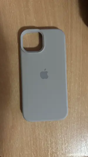 Huse premium iPhone 15