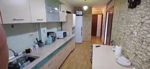 Vând apartament cu 2 camere, zona Lenin Sud