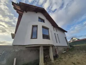 Casa individuala, 150 mp utili, teren 496 mp, Sura Mare - imagine 2