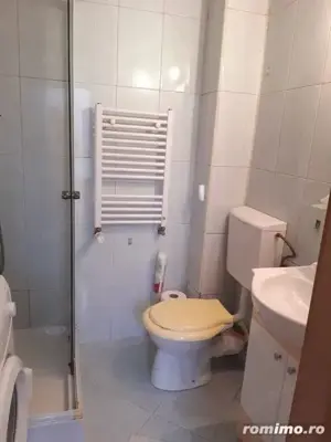 1 camera in zona Lipove - imagine 5