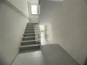 Apartament  2 camere etajul 1 cu balcon si parcare  pe Doamna Stanca - imagine 13