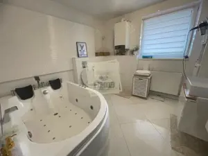 Casa inteligenta cu 5 camere 3 bai si  458 mp teren in Tiglari - imagine 4