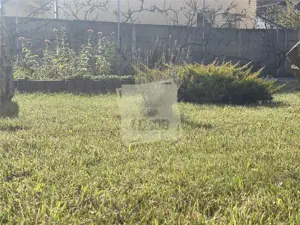 Casa cu 6 camere 3 bai 994 mp teren in Parcul Sub Arini