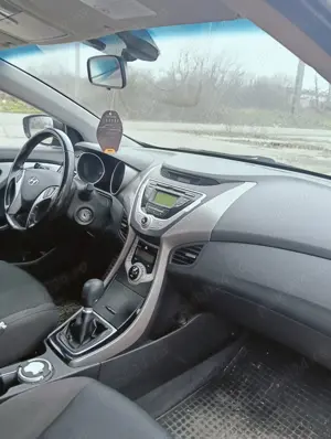 De vanzare Hyundai Elantra - imagine 5