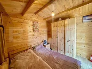 Cabane de vanzare, cu 3 camere, 50 mp, zona Brad - imagine 3