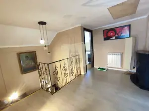 Casa cu 4 camere 3 bai garaj inchis si teren 1100 mp in Tocile - imagine 12