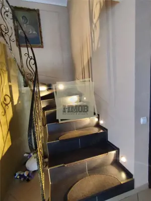 Casa cu 4 camere 3 bai garaj inchis si teren 1100 mp in Tocile - imagine 7