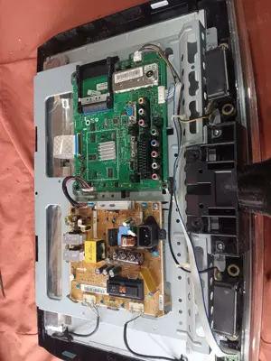 Dezmembrez tv Samsung le22b450c4w