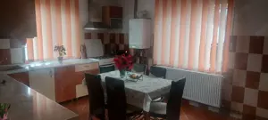 Vand  sau schimb casa - imagine 1