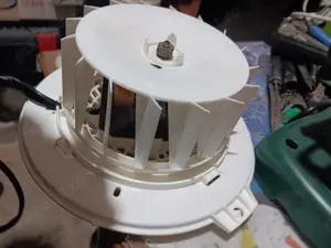 Motor 90w cu 3 trepte de viteze de pe hota Studiocasa as601