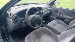 Renault Megane Classic - imagine 5 Renault Megane Classic - imagine 5