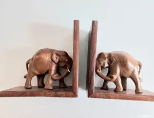 2 Capete cărți, suport cărți din lemn , elefanți