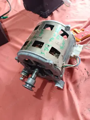 motor Sole 230v 400rpm model 20572.370 de pe masina de spalat Ignis Aw 413.2