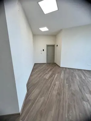 SPATIU BIROU IN ZONA LIPOVEI la 320 euro+ TVA - imagine 3 SPATIU BIROU IN ZONA LIPOVEI la 320 euro+ TVA - imagine 3