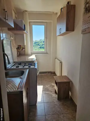 Vand apartament 2 camere secomandat. Zona micro 15. - imagine 3