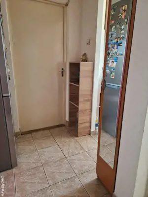Vand apartament 2 camere secomandat. Zona micro 15. - imagine 7