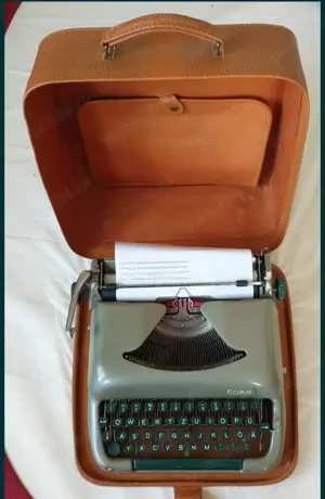 Mașina de scris portabilă Erika 12 si Japy,  japoneză 