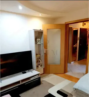 Aradului - 3 camere - decomandat - centrala proprie - ETAJ 2 - imagine 3