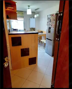 Aradului - 3 camere - decomandat - centrala proprie - ETAJ 2 - imagine 4