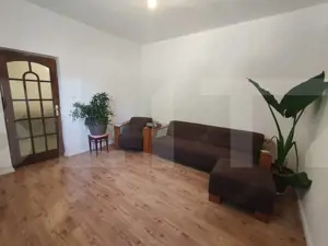 Apartament de vanzare, cu 2 camere, 45 mp, zona Balcescu - imagine 2