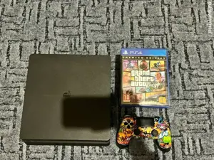 PS4 Slim 500GB + 6 Jocuri pe Disc (GTA V, Minecraft, FIFA 21 și altele) - Stare foarte bună