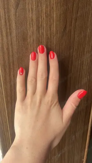 Caut tehnician unghii