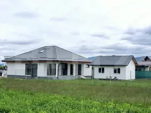 Casa și căsuța pentru party