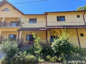 Vând 2 case (duplex) in Pitesti si 1875 mp teren