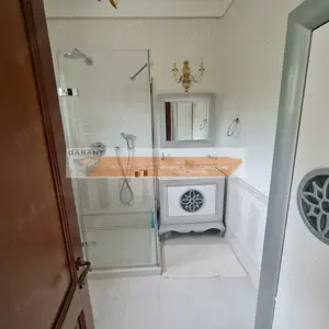 Casă individuală de lux în Gavana. Intimitate și confort rar întâlnit în oraș - imagine 20