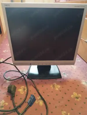 Monitor marca NEC 