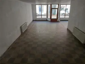 Spatiu comercial central de 135 mp + posibilitate de extindere pana la 250 mp - imagine 3