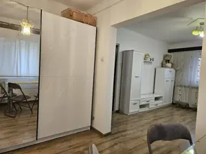 Apartament 3 camere, Chrihala- piata sarbilor