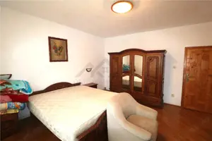 Casa 200 mp+ teren 1100 mp, 2 fronturi stradale - imagine 11