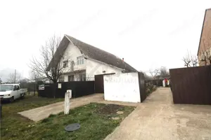 Casa 200 mp+ teren 1100 mp, 2 fronturi stradale