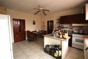 Casa 200 mp+ teren 1100 mp, 2 fronturi stradale - imagine 7