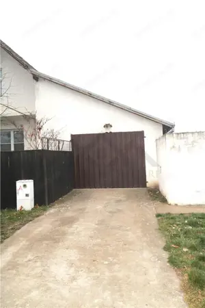 Casa 200 mp+ teren 1100 mp, 2 fronturi stradale - imagine 3